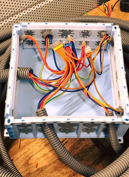Kit installation électrique livré à Roubaix